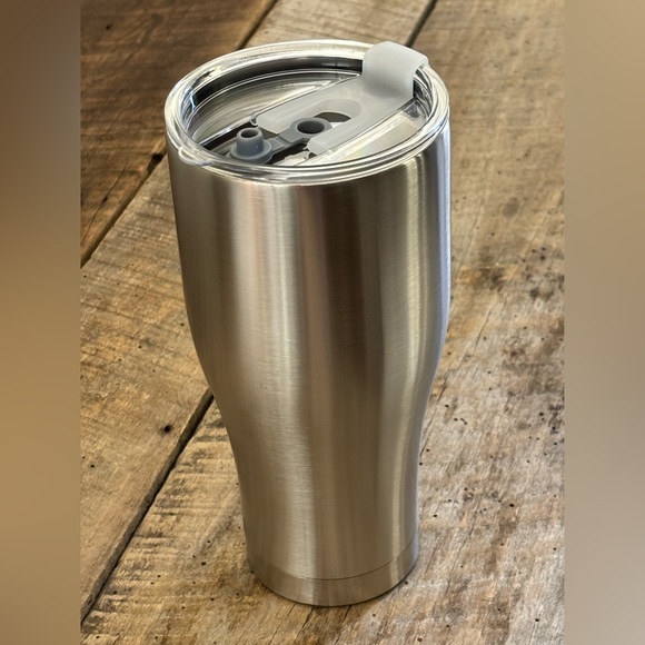 Hidden compartment located in a 30oz stainless steel coffeee tumbler - Picture 7 of 7
